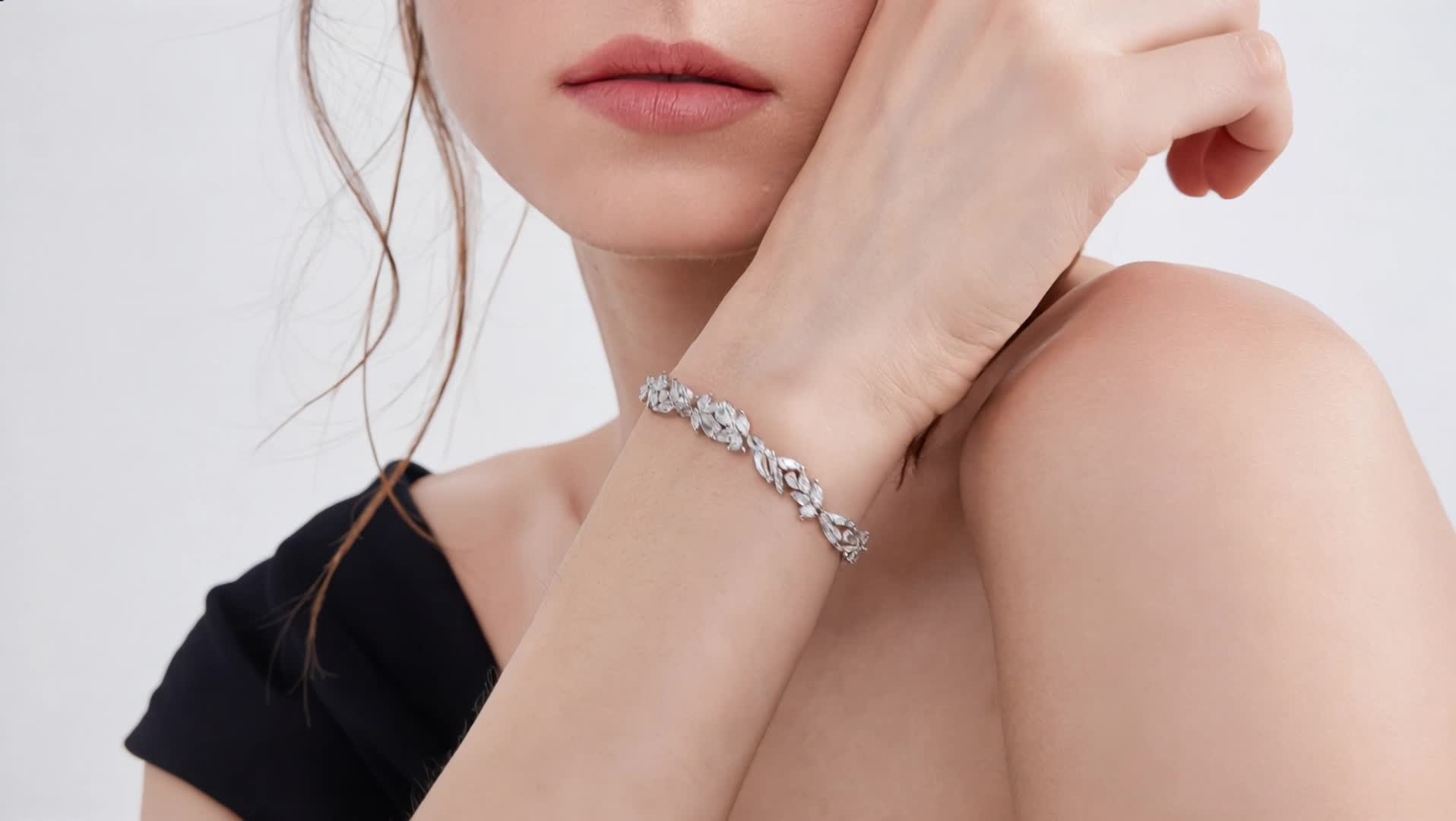 VELE #SL010 BRACELET - VELE Official | Affordable Luxury Jewelry with Elegant Design